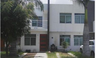 Sk16 - Casa En Remate Bancario En Av. Concepción, Santa Rosa, Villas De San Martin, Tlajomulco, Jalisco (no Créditos Infonavit E Hipotecarios)