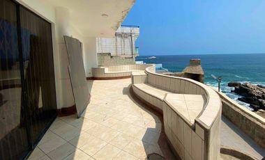 VENTA CASA MALECÓN PUERTO FIEL