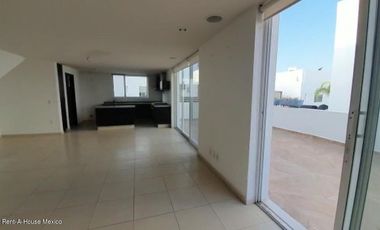 Rento duplex 1 piso en el mirador 2 recamaras 3 baños 2 cocheras