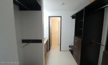 Rento duplex 1 piso en el mirador 2 recamaras 3 baños 2 cocheras