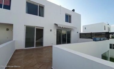 Rento duplex 1 piso en el mirador 2 recamaras 3 baños 2 cocheras