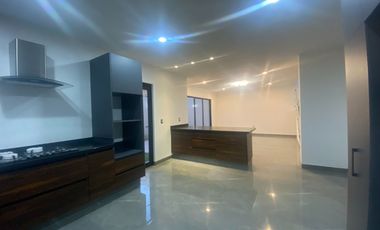 Venta casa Cumbres del Cimatario, Queretaro, 4ª/recamara en Planta baja.