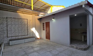 Vendo Moderna Casa en Ciudadela Guayacanes 2 Plantas en Sector Cerrado