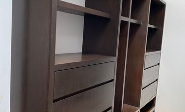 Renta casa 4 recámaras con baño, una en planta baja, Lomas de Punta del Este, como nueva, cerca de colegios de prestigio.
