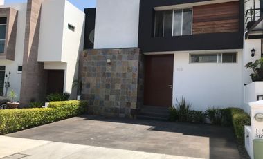 CASA EN RENTA MORELIA ALTOZANO