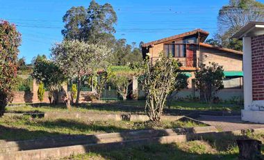 CASA EN VENTA DENTRO DE CONJUNTO IBARRA EL EJIDO DE CARANQUI