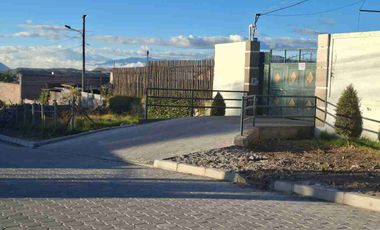 CASA EN VENTA DENTRO DE CONJUNTO IBARRA EL EJIDO DE CARANQUI