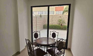 DE VENTA CASA AMOBLADA EN  KM 2.5 VÍA SAMBORONDÓN