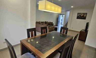 DE VENTA CASA AMOBLADA EN  KM 2.5 VÍA SAMBORONDÓN