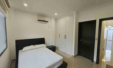 DE VENTA CASA AMOBLADA EN  KM 2.5 VÍA SAMBORONDÓN