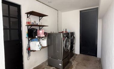 Casa en Venta con Recámara en Planta Baja Amueblada en Privada Botánico, Conkal