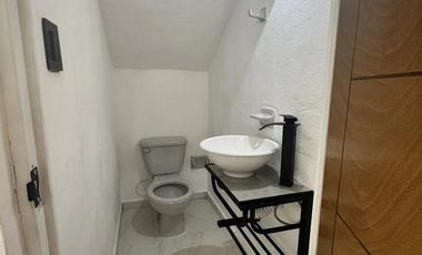 Casa Remodelada en Venta en esquina en Fco de Montejo Frente a Colegio