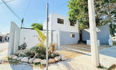 Casa Remodelada en Venta en esquina en Fco de Montejo Frente a Colegio