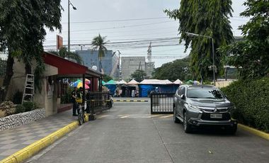 For Sale! Spacious Townhouse in a Prime Location at Sea Front Garden, Roxas Blvd, Pasay City.
