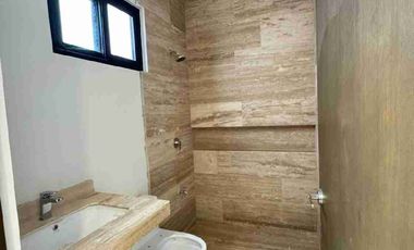 Casa en Venta con Habitación en Planta Baja en Privada en Temozón Norte