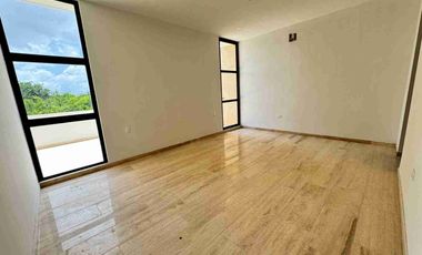 Casa en Venta con Habitación en Planta Baja en Privada en Temozón Norte