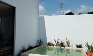 Casa en venta con alberca en privada Amelia 18