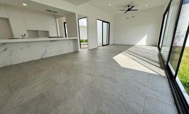 Casa en venta de 3 Recámaras en privada Oasis, Cholul