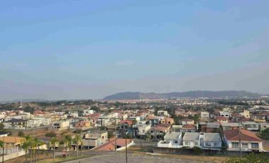 vendo terreno en urbanización el condado de vicolinci