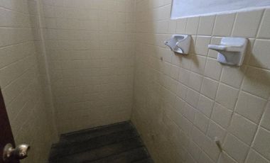 Vendo Casa 3 pisos en Gómez Rendón y la 6ta Uso Comercial - Residencial