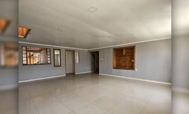 Se arrienda hermosa y amplia casa de 4D, comuna La Calera.