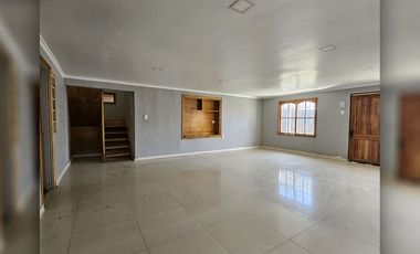 Se arrienda hermosa y amplia casa de 4D, comuna La Calera.