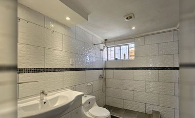 Se arrienda hermosa y amplia casa de 4D, comuna La Calera.