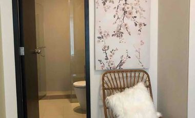 Modern 1-Bedroom Oasis at Solinea Tower 2 – Don’t Miss Out! 🫶