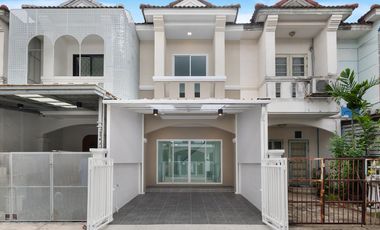 ทาวน์โฮม 2 ชั้น รีโนเวทใหม่ พุทธชาด บางบัวทอง (ซอยเถ้าแก่น้อย) ใกล้สี่แยกบางพลู ต่อเติมครบ หิ้วกระเป๋าเข้าอยู่ได้เลย