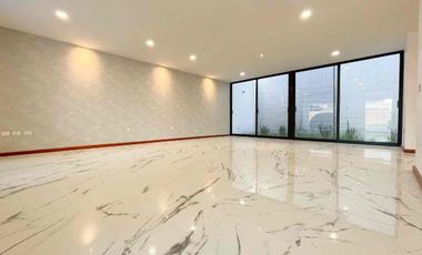 Casa en venta en Fraccionamiento Kinara, zona Atlixcáyotl, 3 recámaras y roof garden