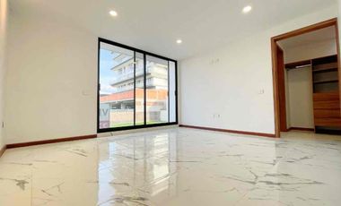 Casa en venta en Fraccionamiento Kinara, zona Atlixcáyotl, 3 recámaras y roof garden