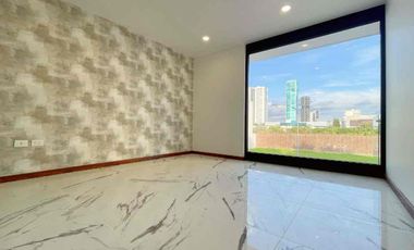 Casa en venta en Fraccionamiento Kinara, zona Atlixcáyotl, 3 recámaras y roof garden