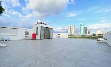 Casa en venta en Fraccionamiento Kinara, zona Atlixcáyotl, 3 recámaras y roof garden