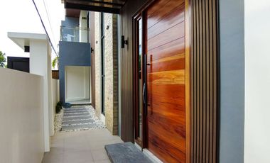 Modern Two Storey Residence with 4 bedrooms and pool for sale