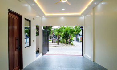 Modern Two Storey Residence with 4 bedrooms and pool for sale