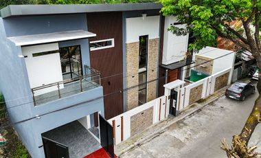 Modern Two Storey Residence with 4 bedrooms and pool for sale