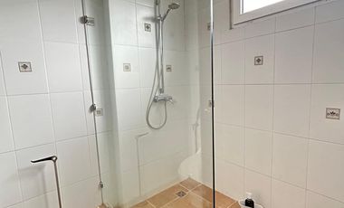 Suite Amoblada en Alquiler en los Ceibos, 1 Habitación, 1 Baño, Garaje, Norte de Guayaquil.