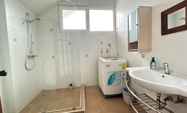 Suite Amoblada en Alquiler en los Ceibos, 1 Habitación, 1 Baño, Garaje, Norte de Guayaquil.
