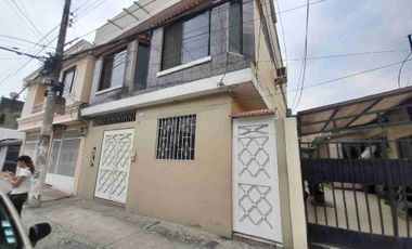 Alquilo Departamento 2 dormitorios interior en Alborada 1 cerca Banco Bolivariano