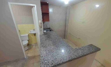 Alquilo Departamento 2 dormitorios interior en Alborada 1 cerca Banco Bolivariano