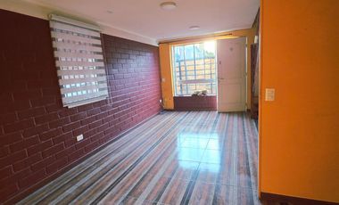 Se Vende Acogedora Casa De 2 Pisos (2d/1b) En Buin