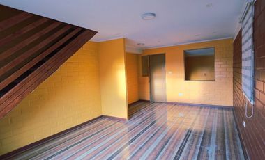 Se Vende Acogedora Casa De 2 Pisos (2d/1b) En Buin