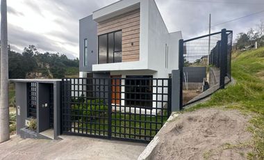 ESPECTACULAR CASA NUEVA POR ESTRENAR EN CHARASOL