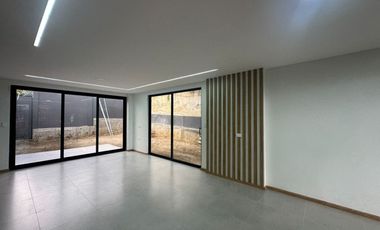 ESPECTACULAR CASA NUEVA POR ESTRENAR EN CHARASOL