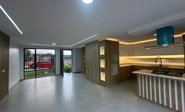 ESPECTACULAR CASA NUEVA POR ESTRENAR EN CHARASOL