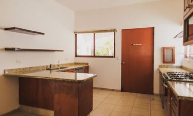 Casa en venta de un piso en residencial las Fincas, Temozon, Mérida