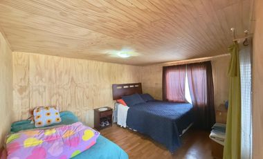 Se vende casa ampliada en sector Alessandri, 4 piezas y 3 baños, Curicó
