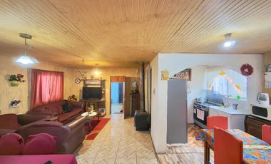 Se vende casa ampliada en sector Alessandri, 4 piezas y 3 baños, Curicó