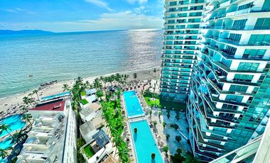 Departamento en venta de lujo frente al mar en Icon Puerto Vallarta.