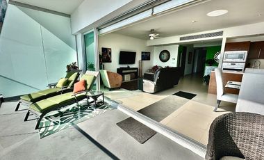 Departamento en venta de lujo frente al mar en Icon Puerto Vallarta.